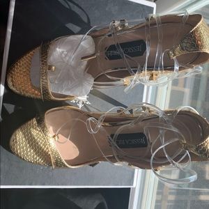 Brand NEW Jessica Rich Lace Up GOLD Heels